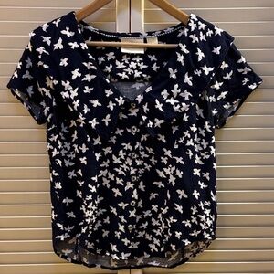 Anthropologie Navy Blue Short-Sleeve Blouse with White Bird Print